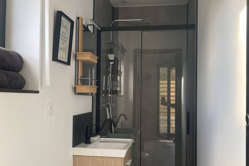 Photo of Bathroom in Coutiches