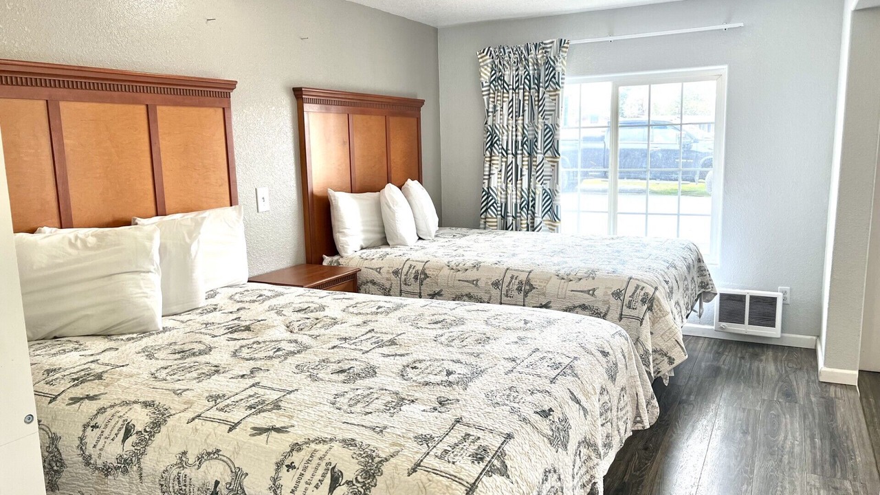 Photo of Others in Larkspur