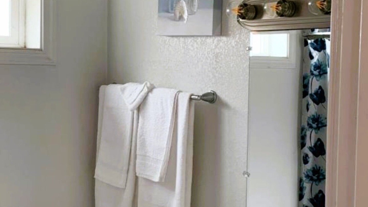 Photo of Bathroom in Larkspur