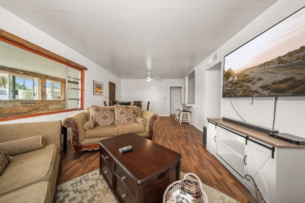 Photo of Livingroom in Ocotillo