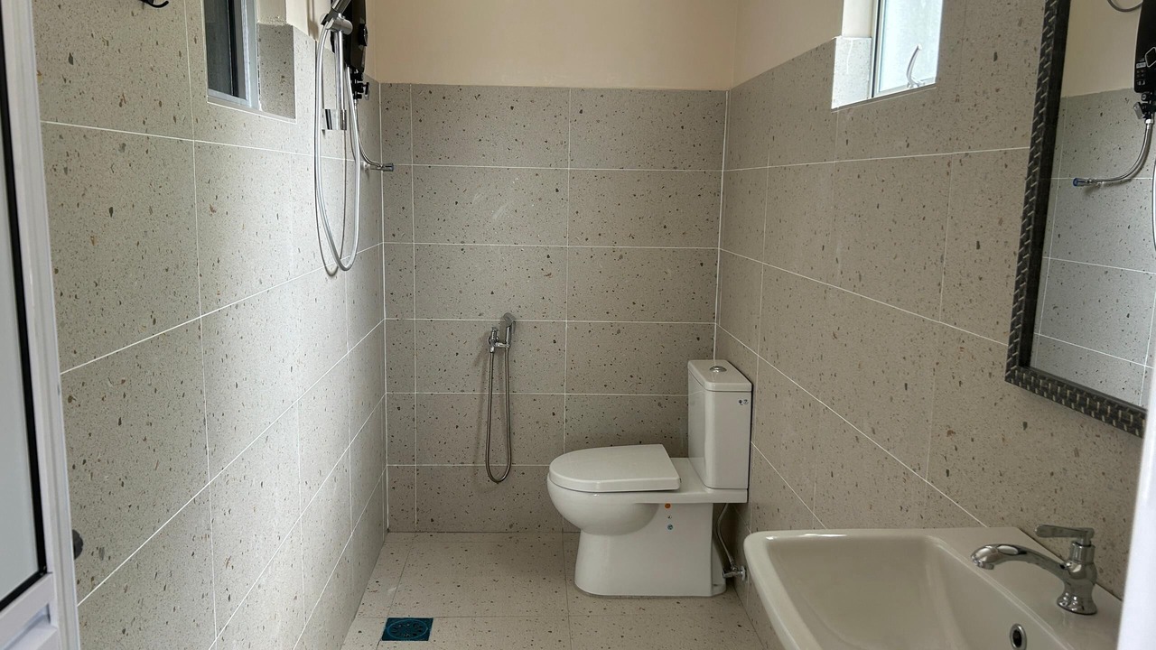 Photo of Bathroom in Taman Canning