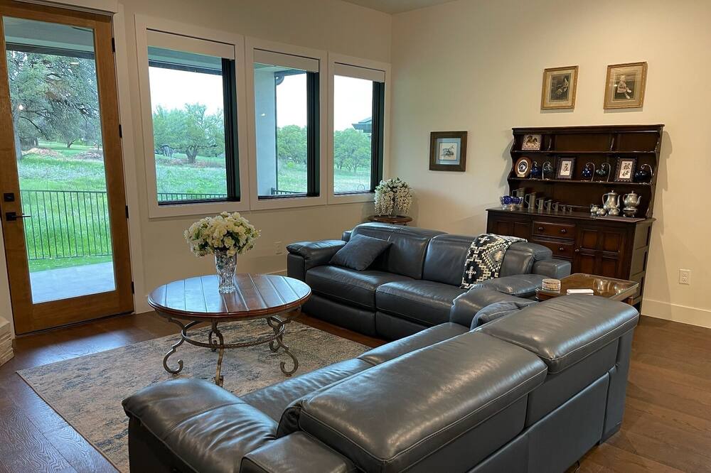 Photo of Livingroom in Barton Creek Lakeside