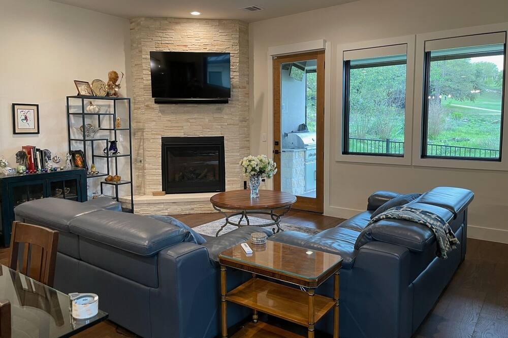 Photo of Livingroom in Barton Creek Lakeside