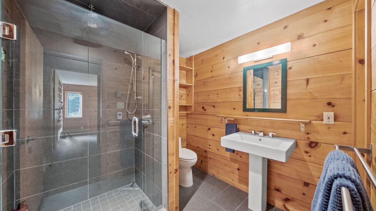 Photo of Bathroom in Glen Huron