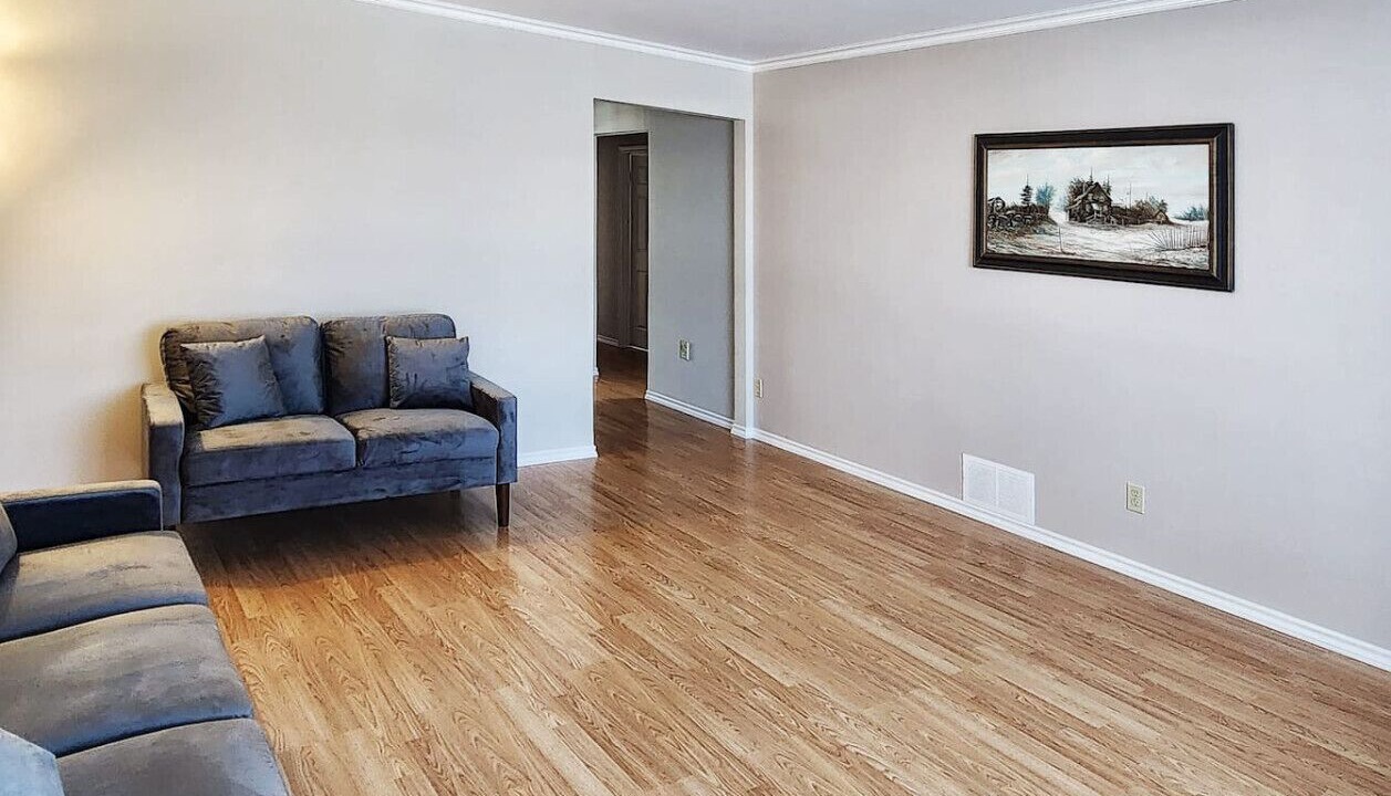 Photo of Livingroom in Clearview Township