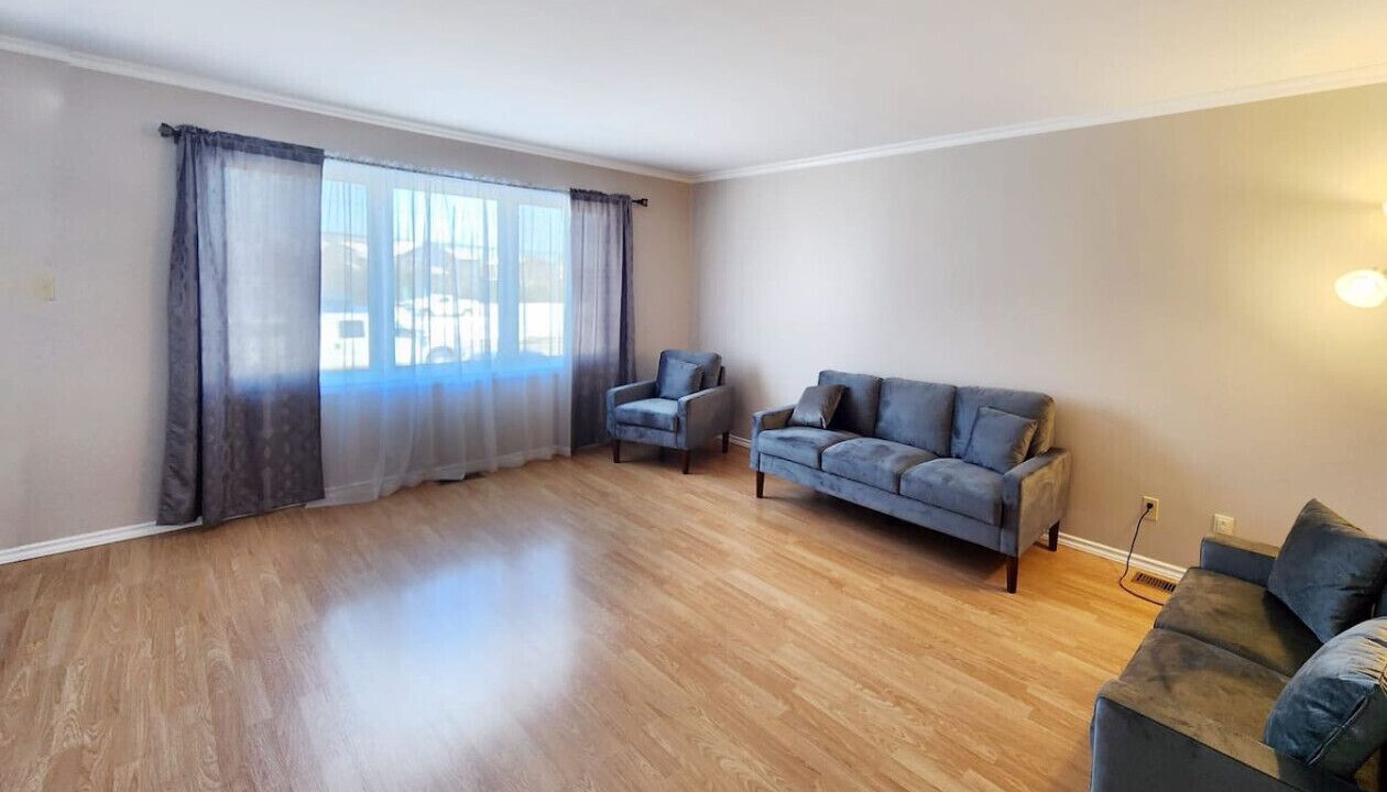 Photo of Livingroom in Clearview Township