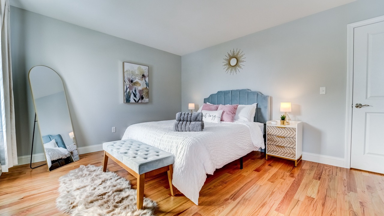 Photo of Others in The Hill