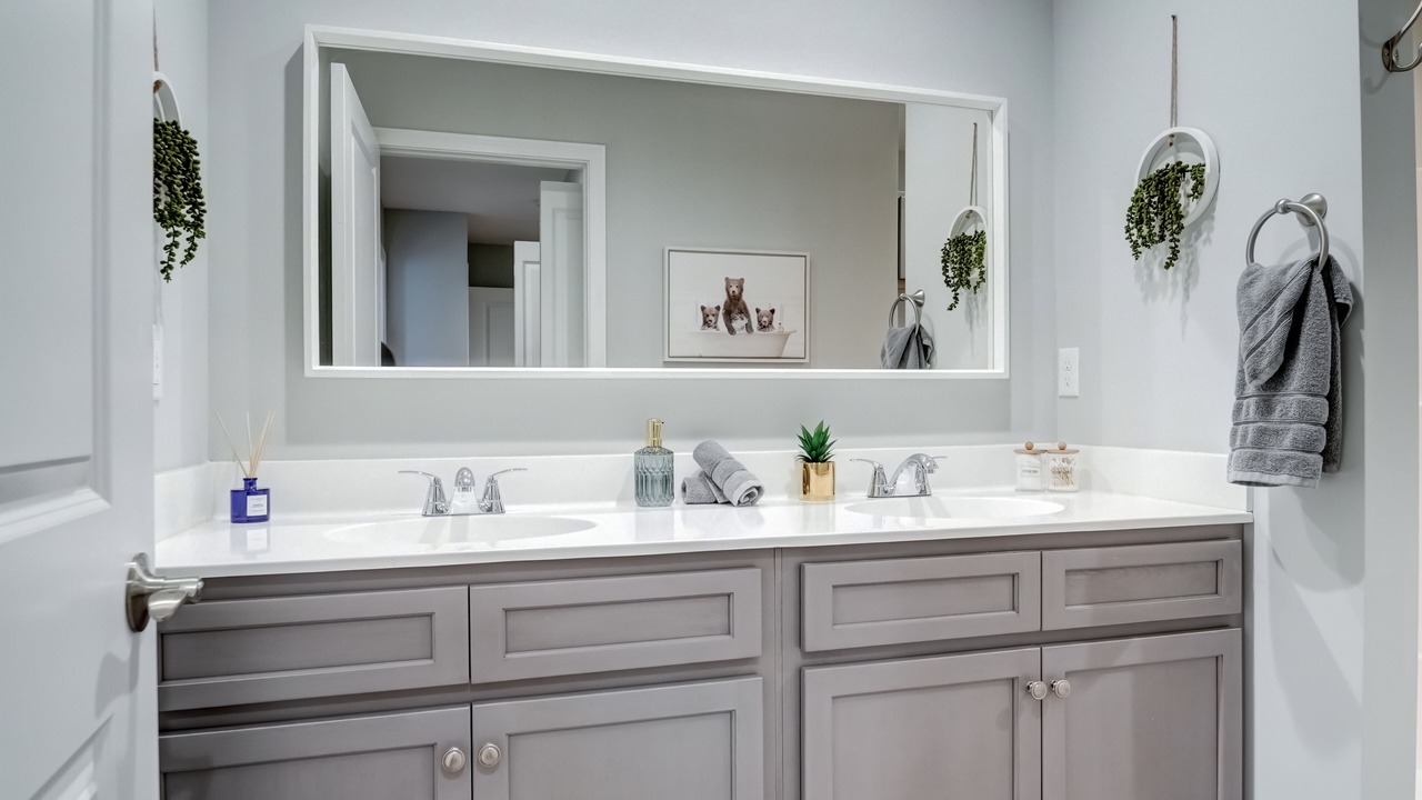 Photo of Others in The Hill