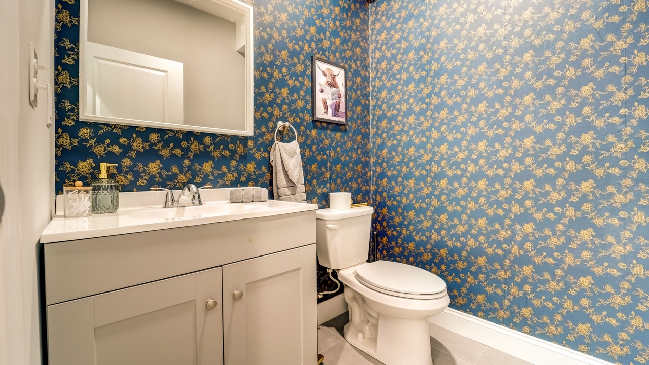 Photo of Others in The Hill