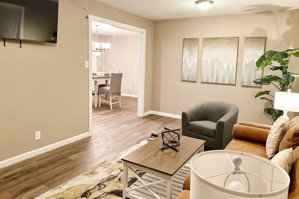 Photo of Livingroom in Orange