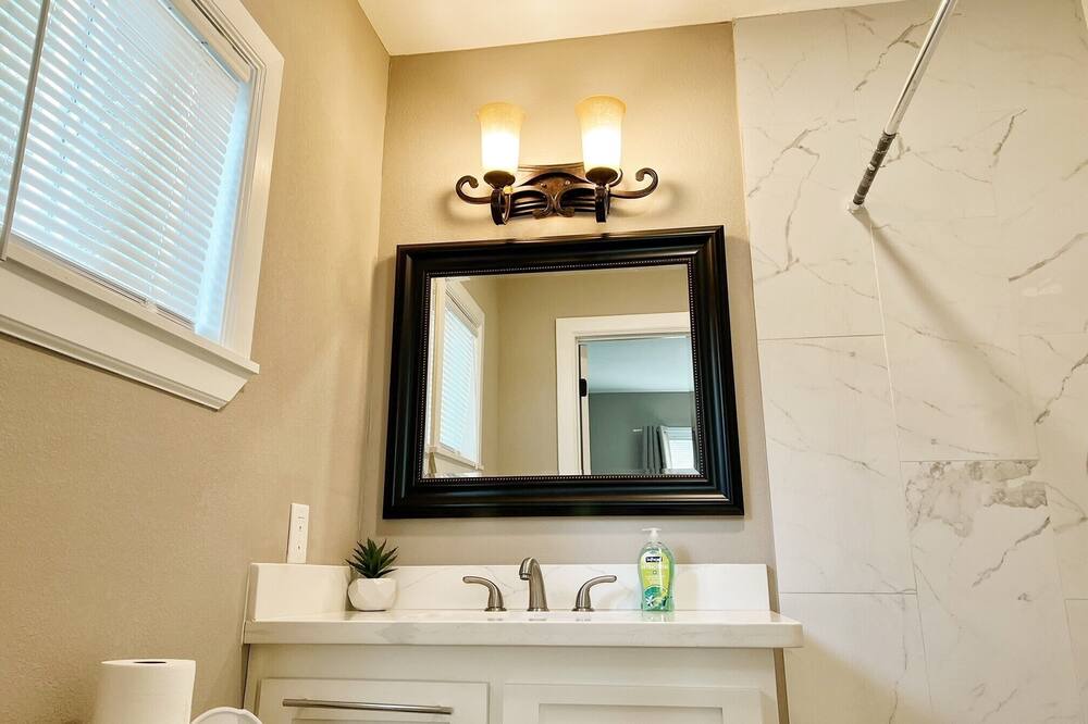 Photo of Bathroom in Orange