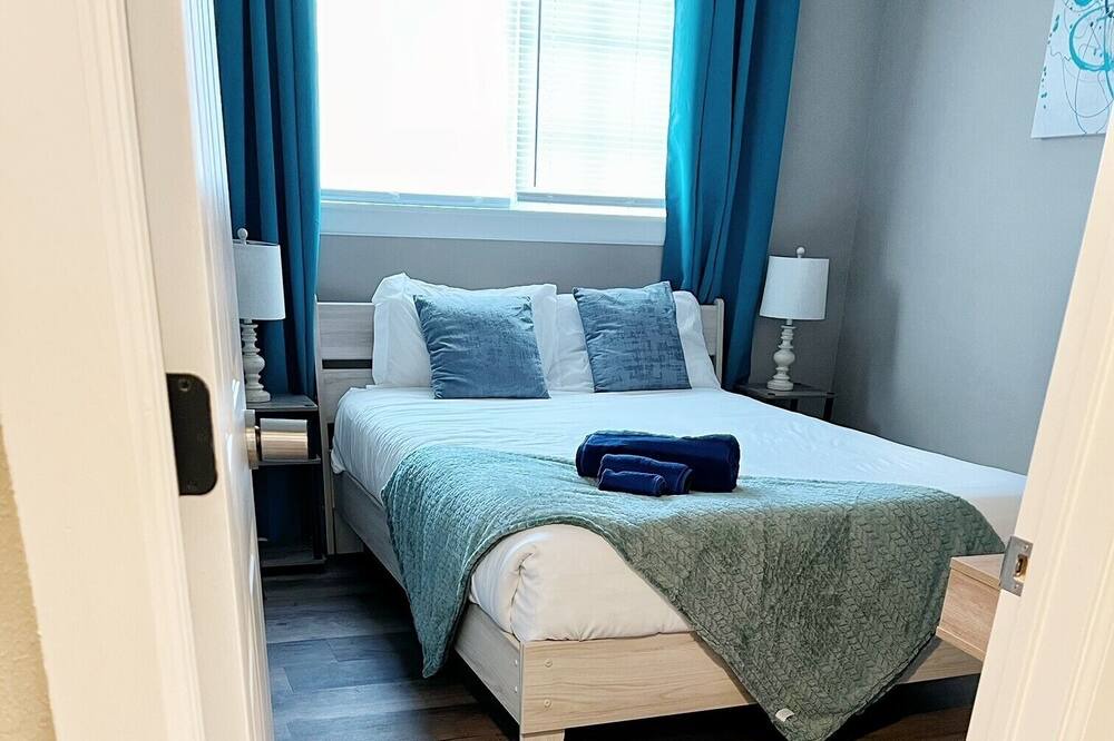 Photo of Bedroom in Orange