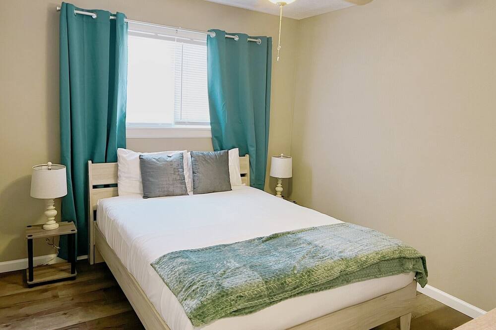 Photo of Bedroom in Orange