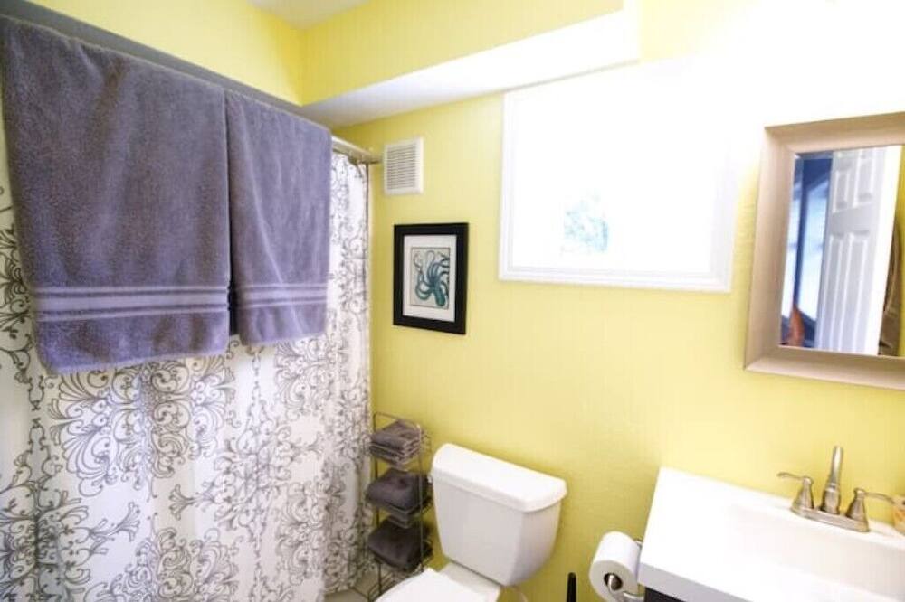 Photo of Bathroom in Sea Scape