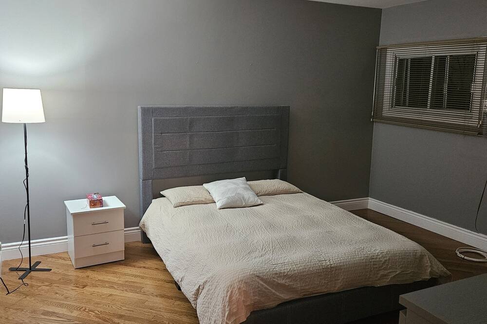 Photo of Bedroom in Laval