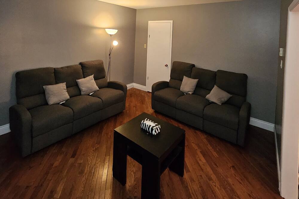 Photo of Livingroom in Laval