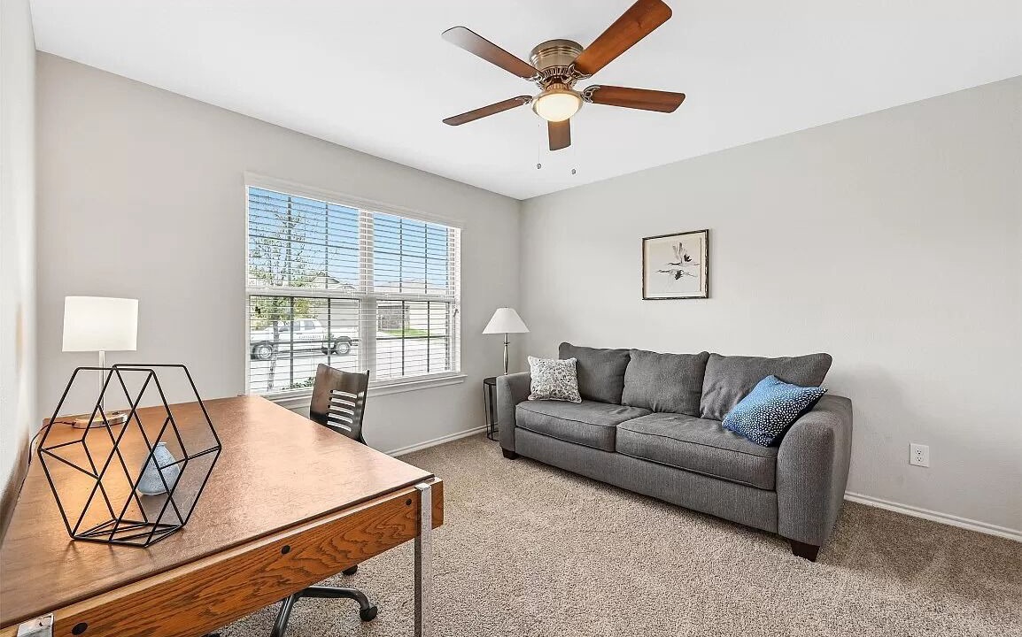 Photo of Livingroom in Forney