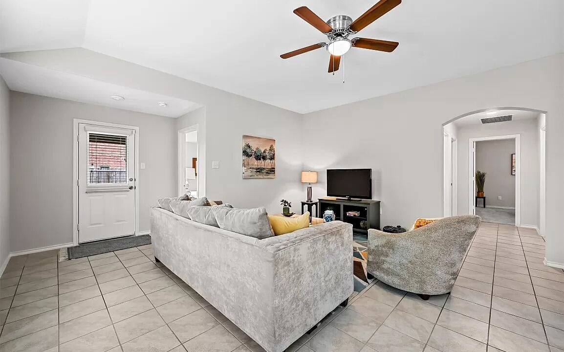 Photo of Livingroom in Forney
