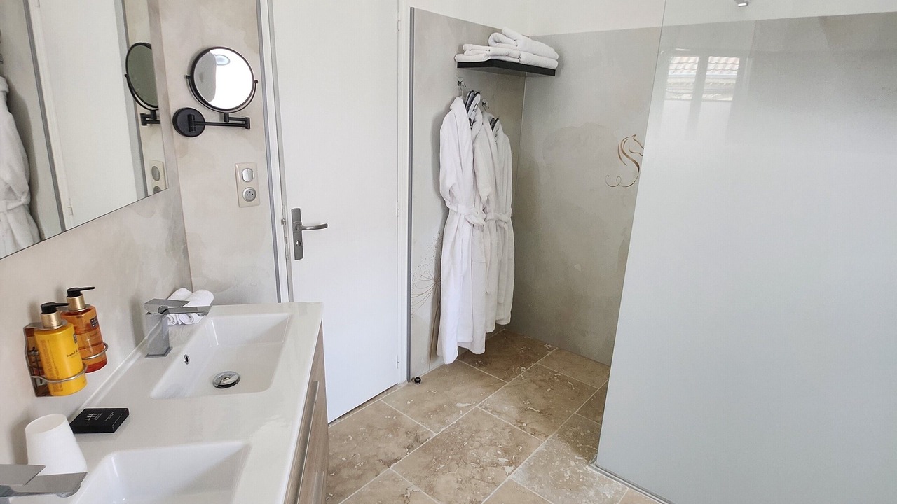 Photo of Bathroom in Digoin