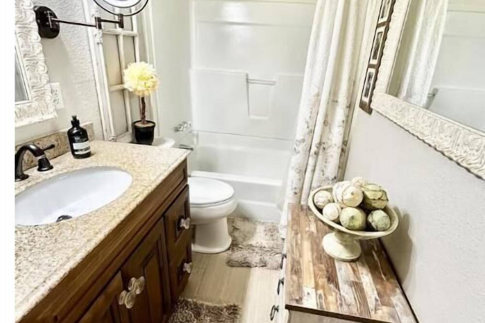 Photo of Bathroom in Breaux Bridge