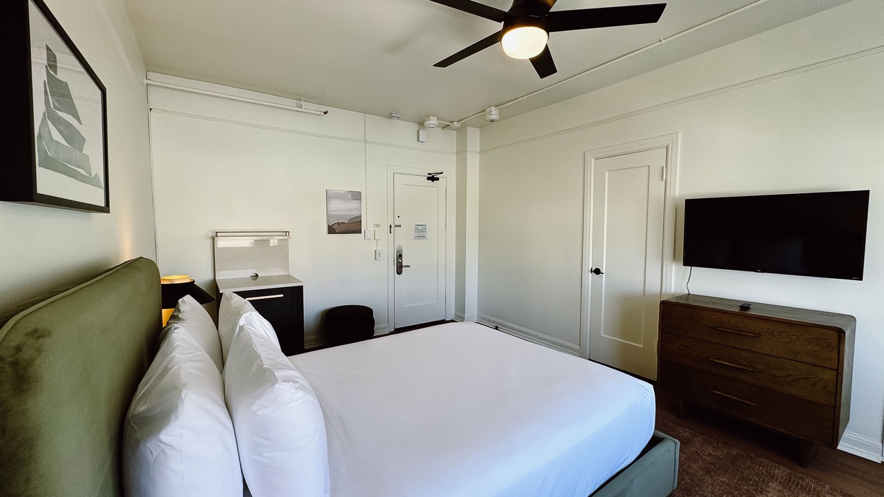 Photo of Bedroom in Theater District