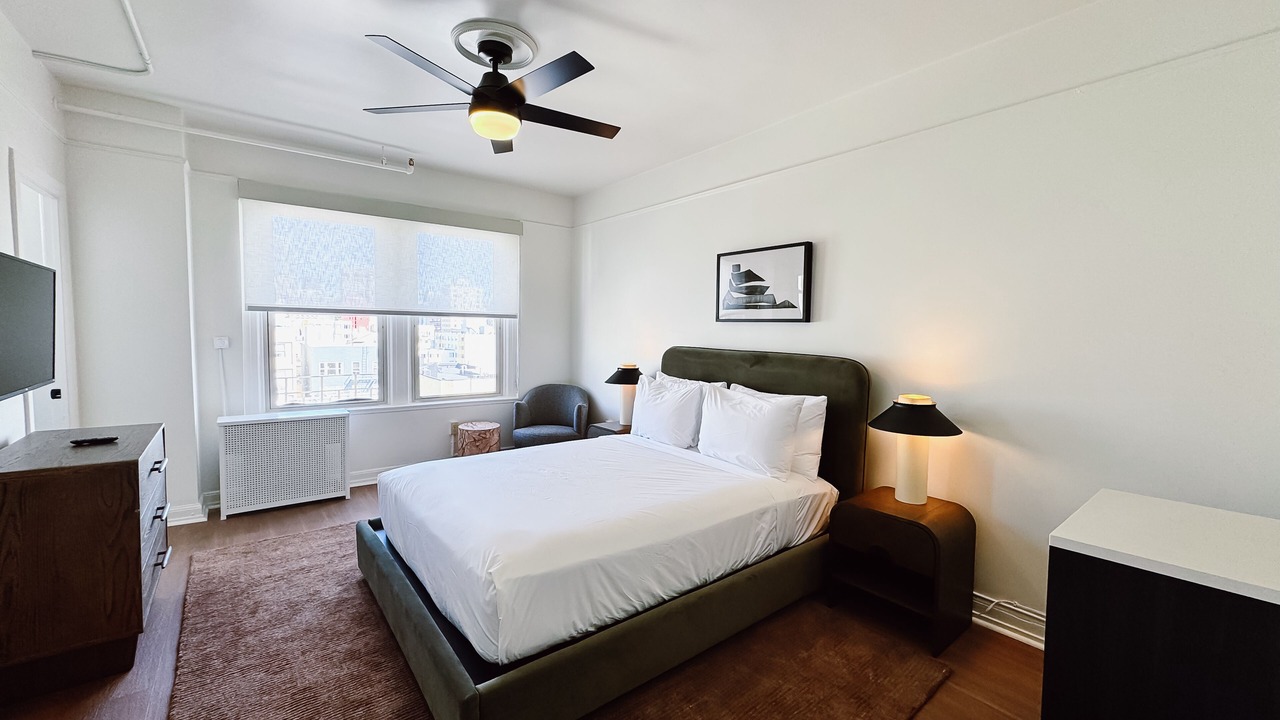 Photo of Bedroom in Theater District