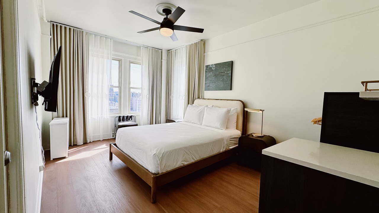 Photo of Bedroom in Theater District