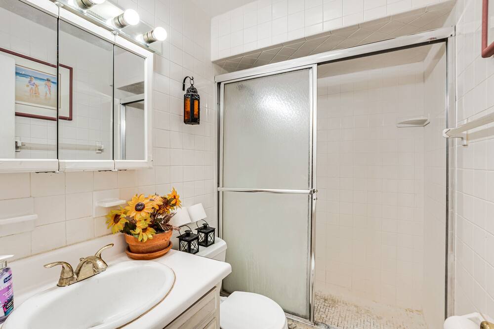 Photo of Bathroom in Dumont