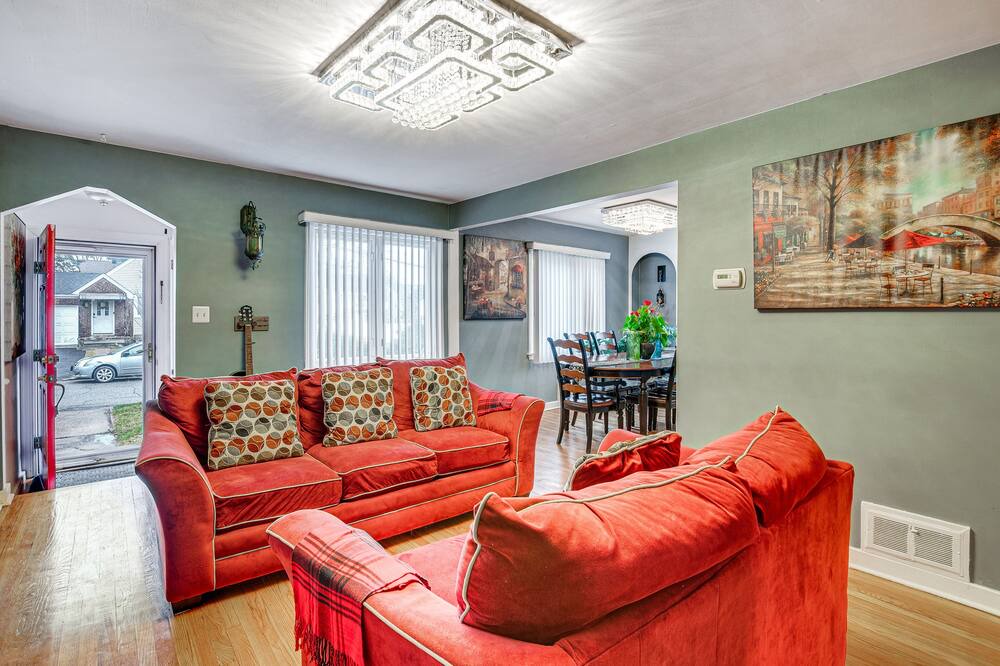 Photo of Livingroom in Dumont