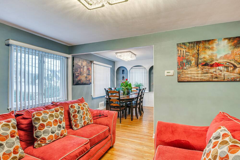 Photo of Livingroom in Dumont