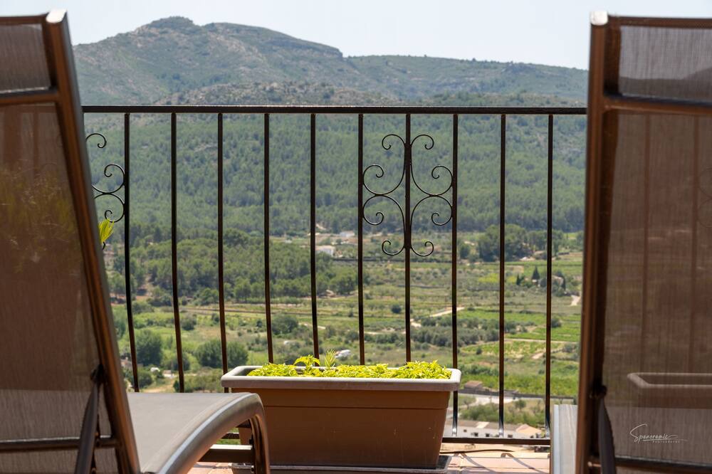 Photo of Outdoor in Jalon