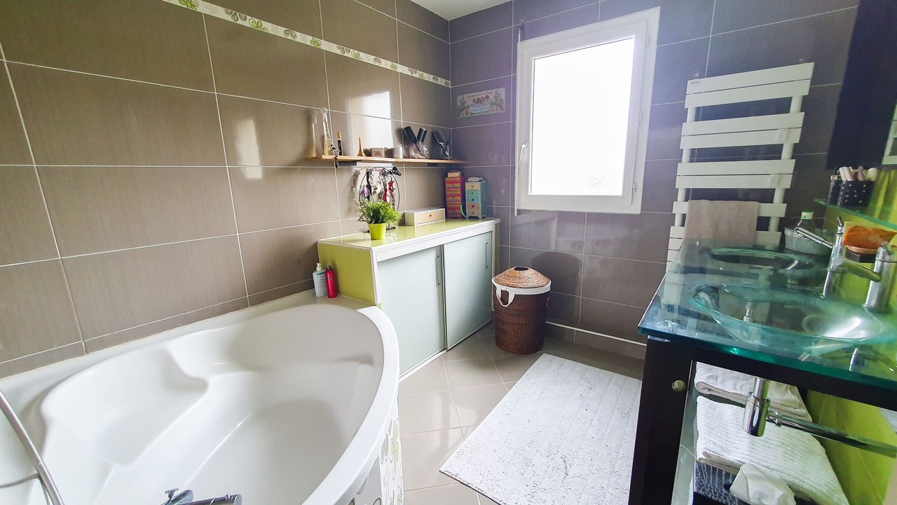 Photo of Others in Jouy-en-Josas