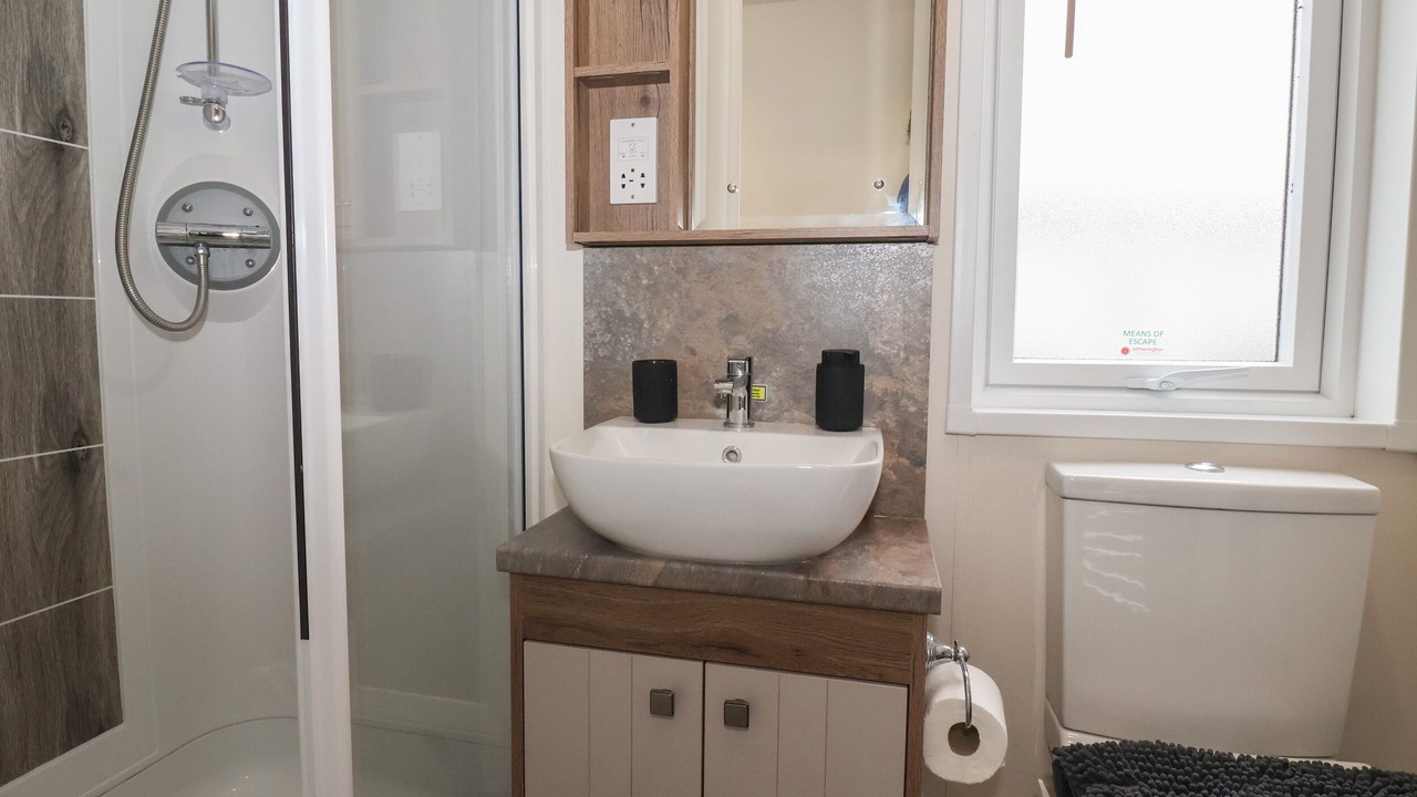 Photo of Others in Cayton Bay