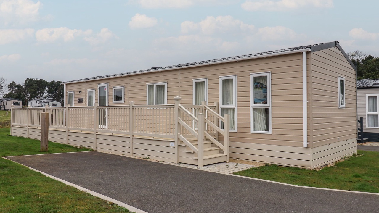 Photo of Outdoor in Cayton Bay