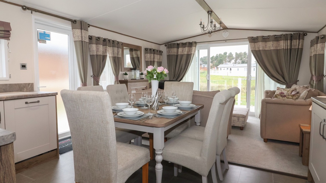 Photo of Others in Cayton Bay