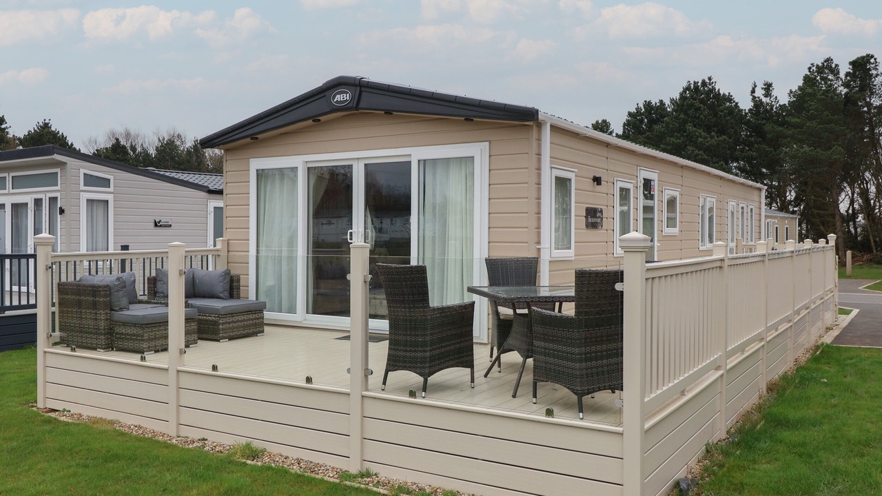 Photo of Patio Balcony in Cayton Bay