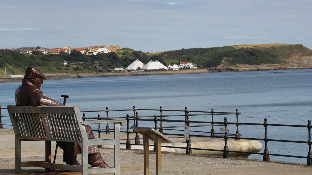Photo of Others in Cayton Bay