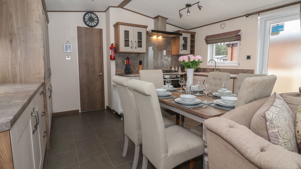 Photo of Others in Cayton Bay