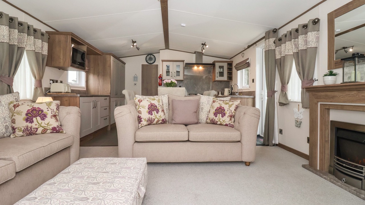 Photo of Livingroom in Cayton Bay