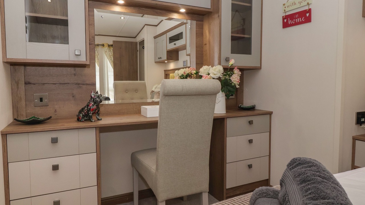 Photo of Others in Cayton Bay