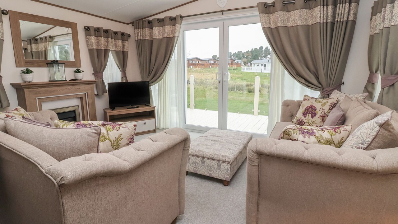 Photo of Livingroom in Cayton Bay