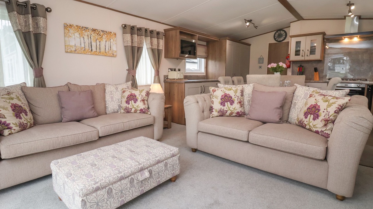 Photo of Livingroom in Cayton Bay