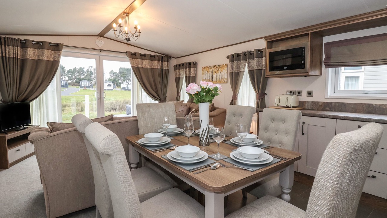 Photo of Others in Cayton Bay