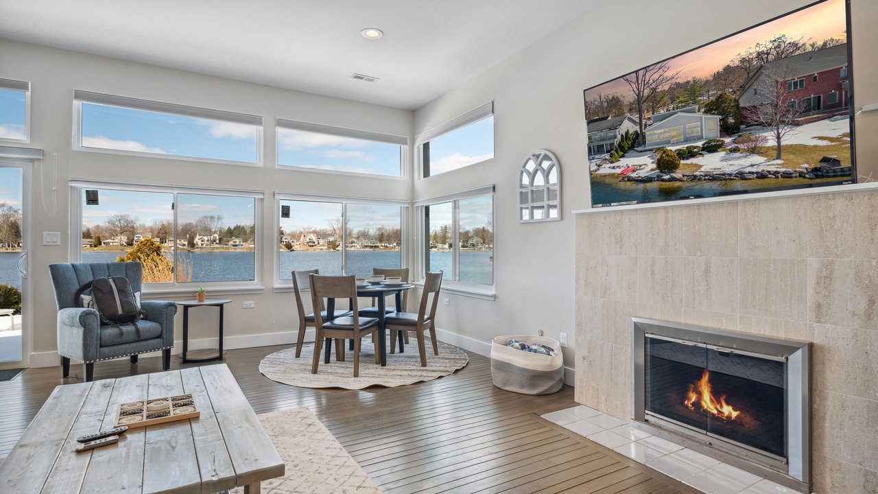 Photo of Livingroom in Wolverine Lake