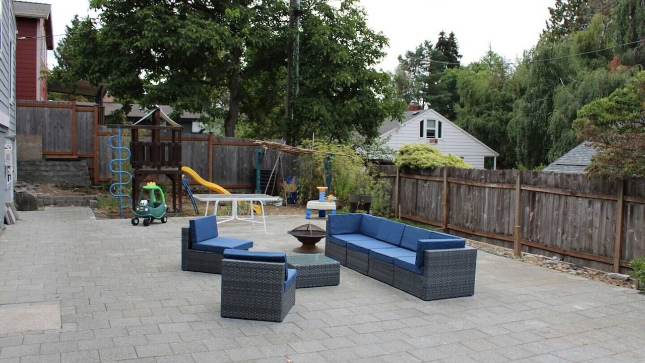 Photo of Patio Balcony in Haller Lake