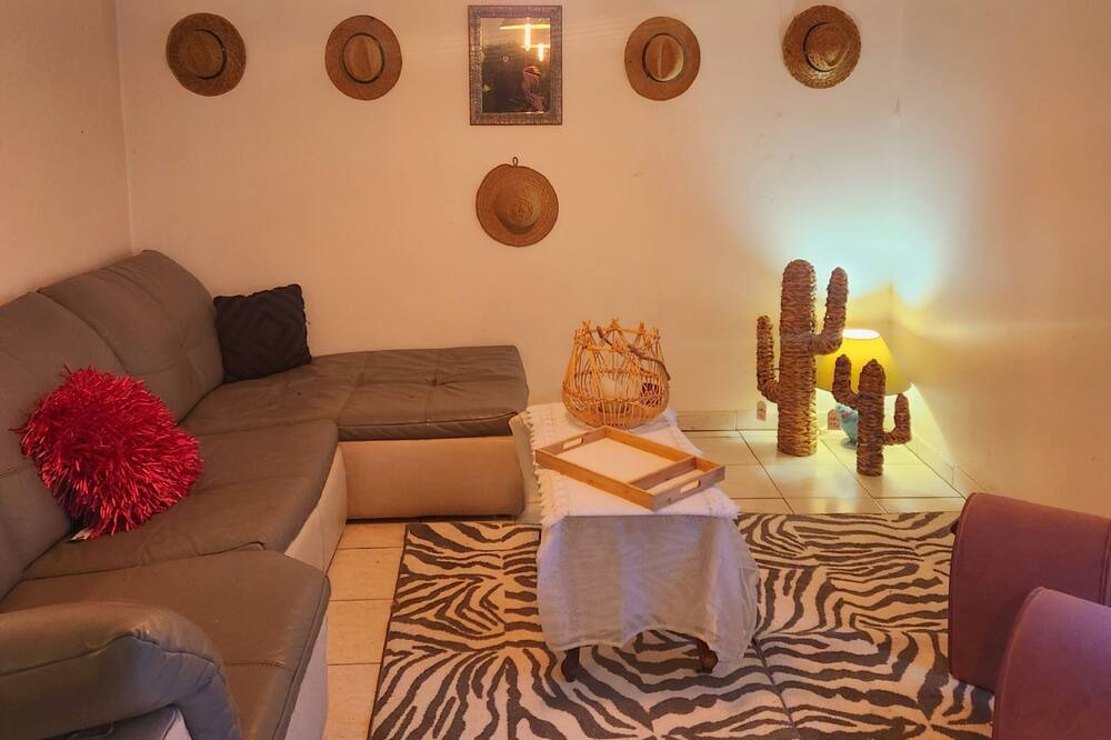 Photo of Livingroom in Alairac