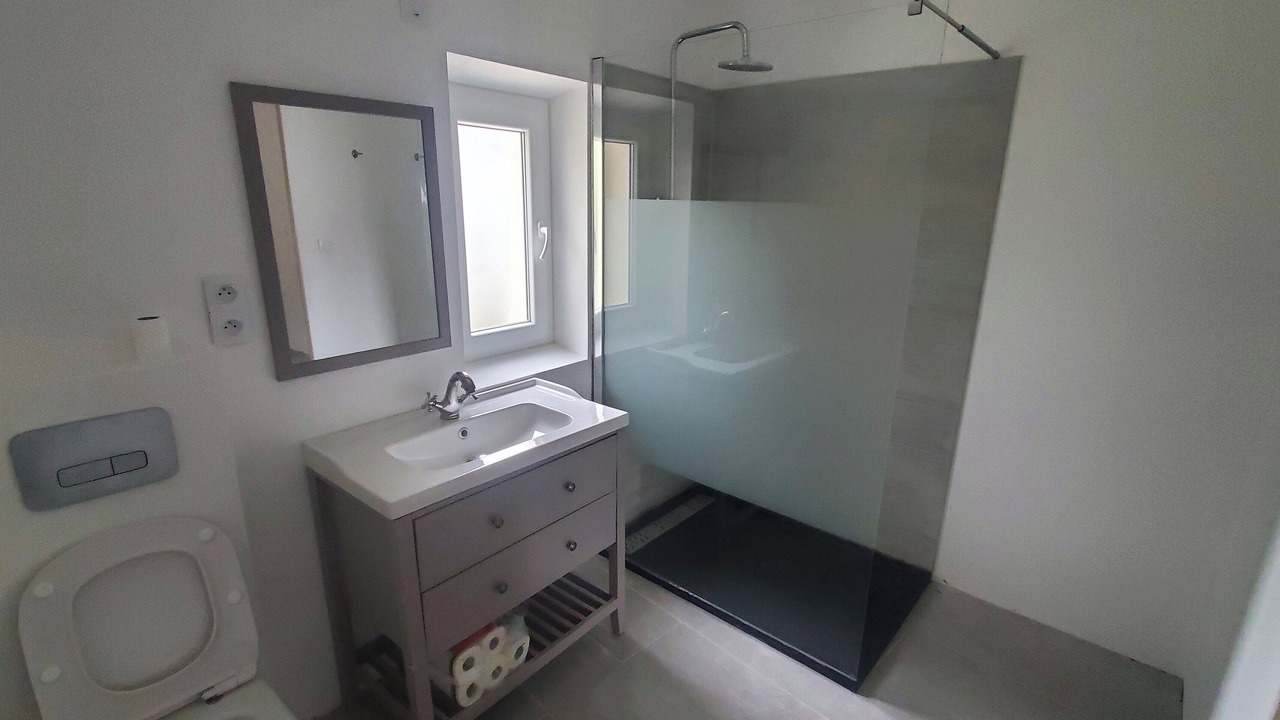 Photo of Bathroom in Saint-Remy-la-Varenne