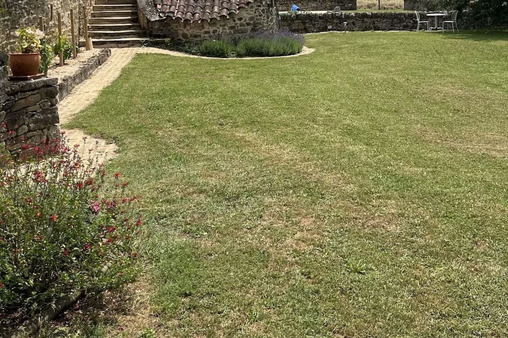 Photo of Outdoor in Lacapelle-Segalar