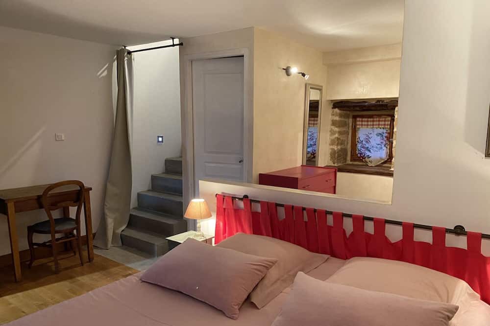 Photo of Bedroom in Lacapelle-Segalar