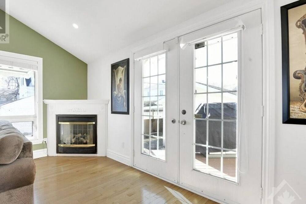 Photo of Livingroom in Westboro
